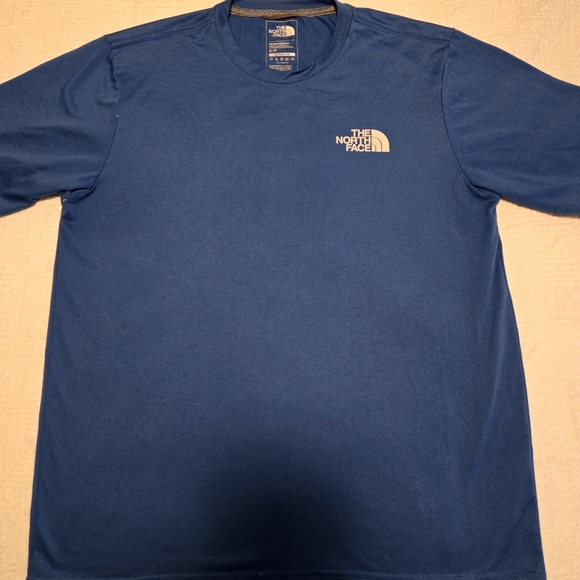 The North Face Active Fit men's tee, size small - Picture 1 of 5
